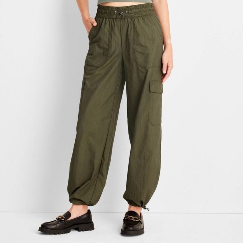 NWT Target A New Day Relaxed Leg Slim Straight Fit Joggers in Olive Size Small